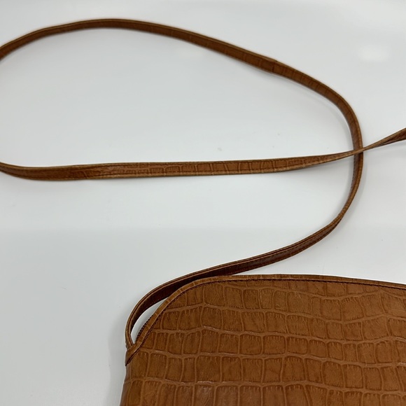 Vintage 80’s Fendi tan embossed crocodile shoulder crossbody bag - Picture 6 of 14